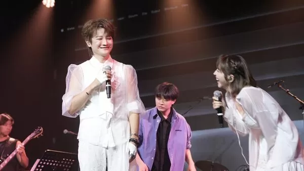 ▲▼宋羽葤擔任阿沁上海演唱會表演嘉賓。(圖/湘熹娛樂提供)