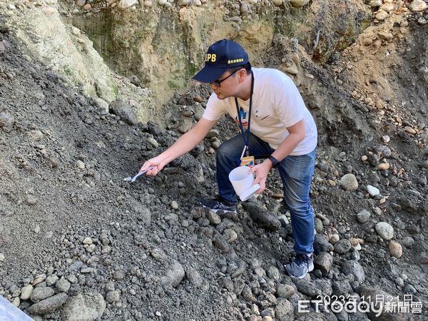 ▲▼高雄大樹又見「山林遭剃頭」。(圖/記者賴文萱翻攝)