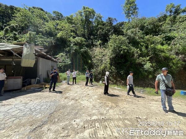 ▲▼高雄大樹又見「山林遭剃頭」。(圖/記者賴文萱翻攝)