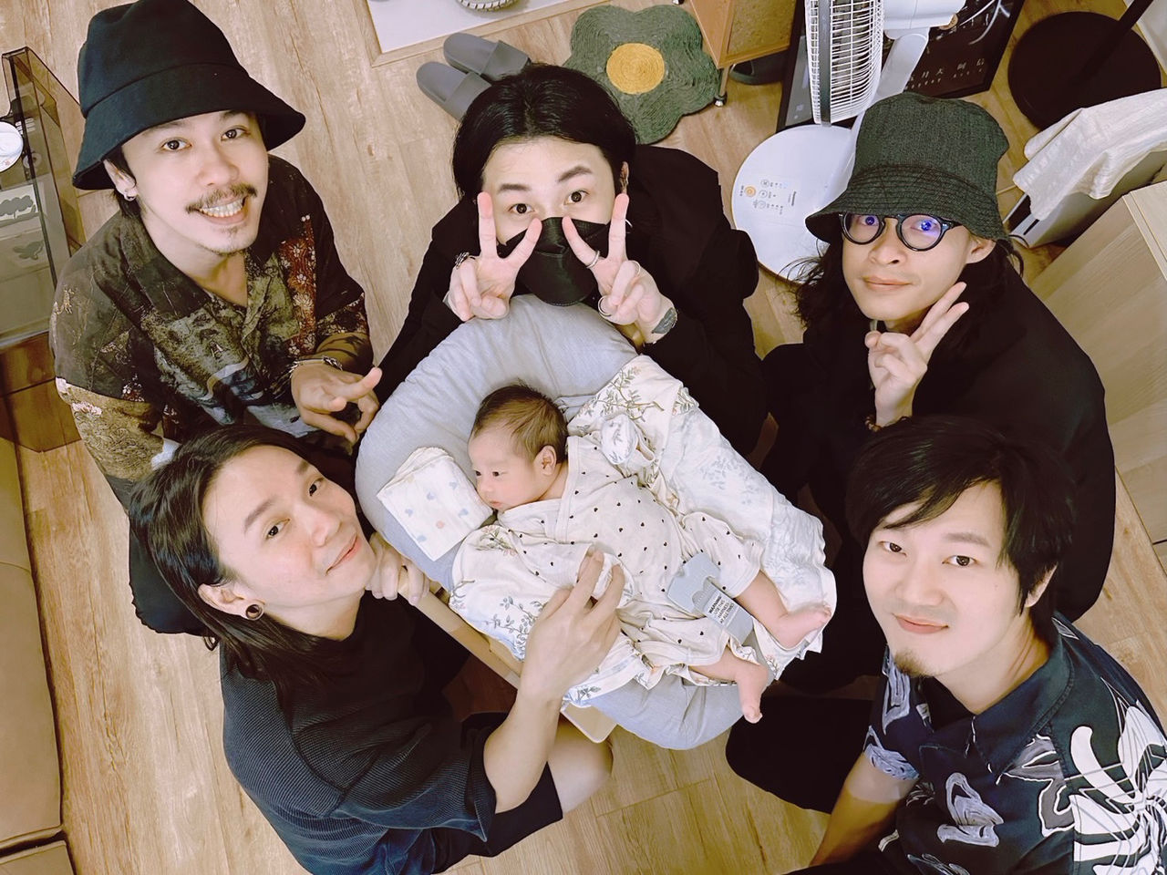 ▲▼麋先生〈你呢〉翻唱版Live MV。(圖/相信音樂提供)