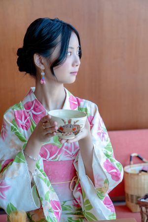 ▲于卉喬升大學前到日本旅遊。(圖/光意娛樂提供)