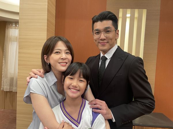 ▲蘇晏霈(左起)、吳政澔、蕭晴曦、錦雯在《好運來》是一家人。(圖/民視提供)