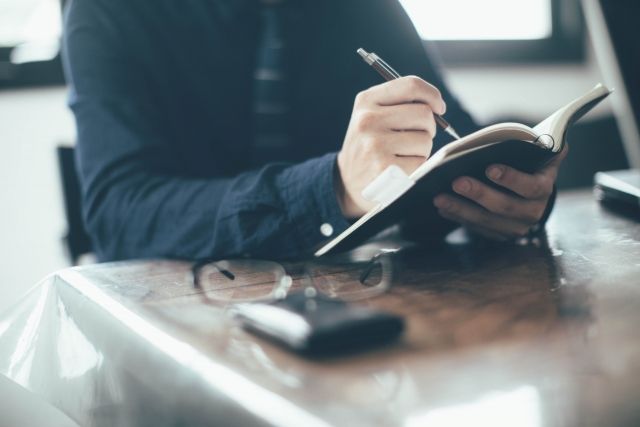 ▲▼金融菁英,晨型人,累積財富。(圖/取自photoAC)