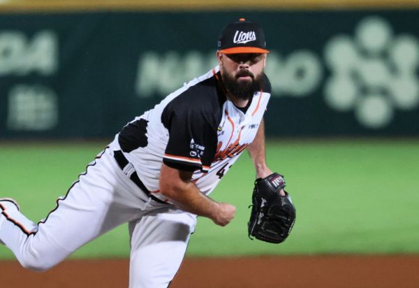 ▲新洋投「獅帝芬」今天開箱。(圖/統一獅提供)