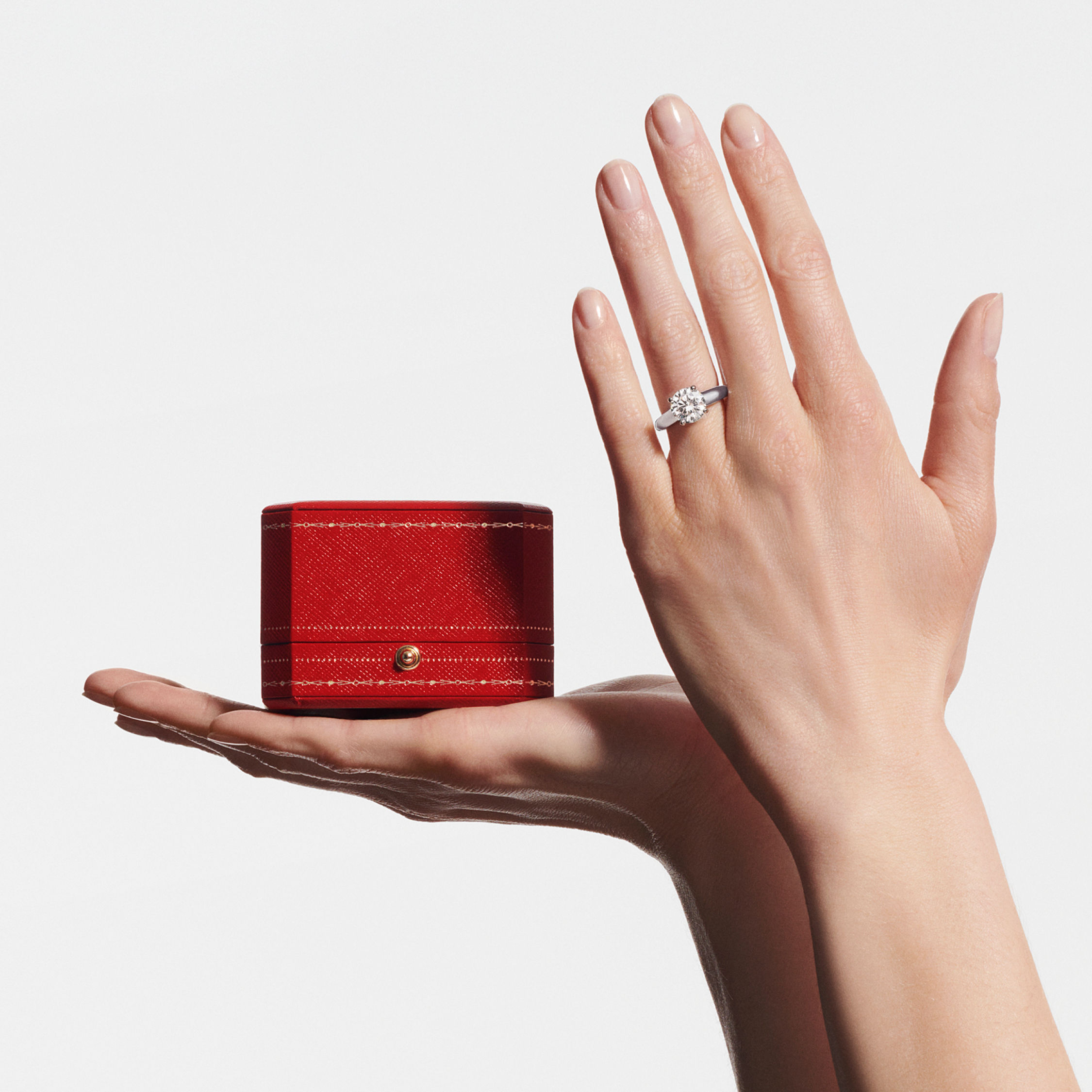 ▲▼Lulu婚戒 。(圖/翻攝IG)