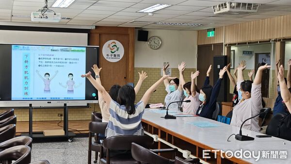 ▲▼ 朴子醫院舉辦職場健康講座 守護同仁肌肉骨骼健康心 。(圖/朴子醫院提供)