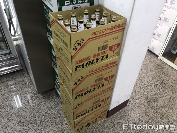 ▲▼保力達B、維士比是「指示用藥」,不是飲料也不是酒。(圖/記者許宥孺翻攝)
