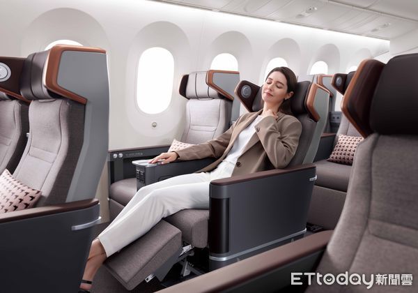 ▲▼長榮航空獲五星航空獎。(圖/長榮提供)