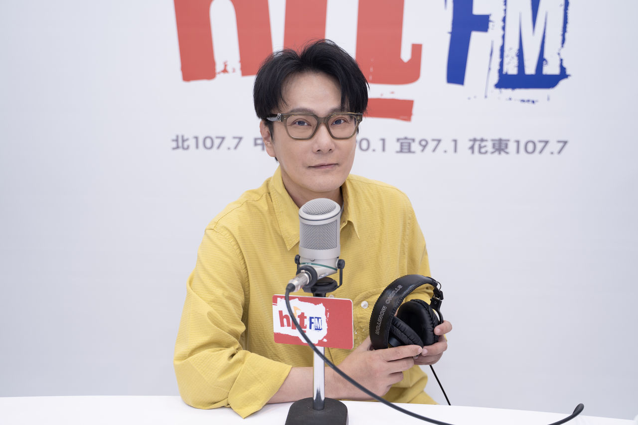 ▲▼張信哲電台訪問。(圖/Hit Fm聯播網提供)