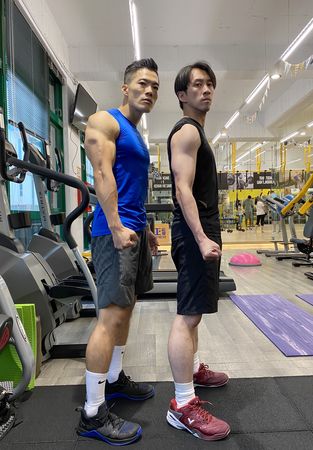 ▲浩克爸爸﹑柯有倫﹑周杰倫平時約打高爾夫球。(圖/我在娛樂)