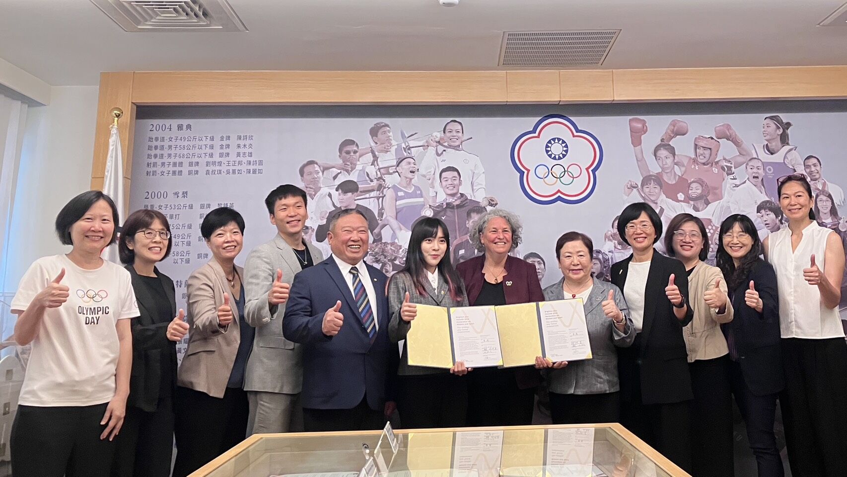 ▲▼立法院女子運動外交促進會簽署布萊頓宣言,運動部長李洋到場見證。(圖/中華奧會提供)