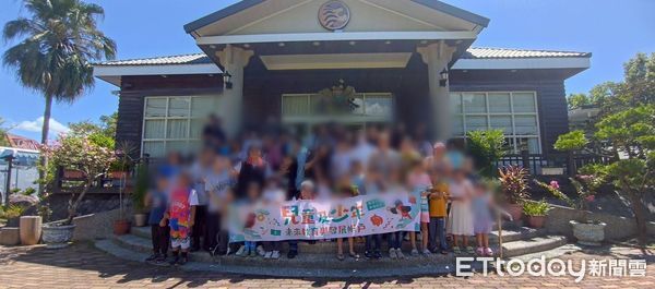 ▲▼花蓮縣政府舉辦「兒童及少年未來教育與發展帳戶」三年穩定繳存家庭獎勵活動,共計41戶家庭參與盛會。(圖/花蓮縣政府提供,下同)