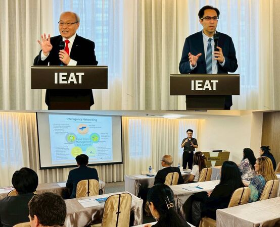 ▲IEAT黃文榮秘書長(左上)、智利商務辦事處處長Fernando Schmidt(右上)致詞;下圖衛福部食藥署食品組食品輸入管理科林冠宇科長分享台灣食品輸出入法規。(圖/IEAT提供)