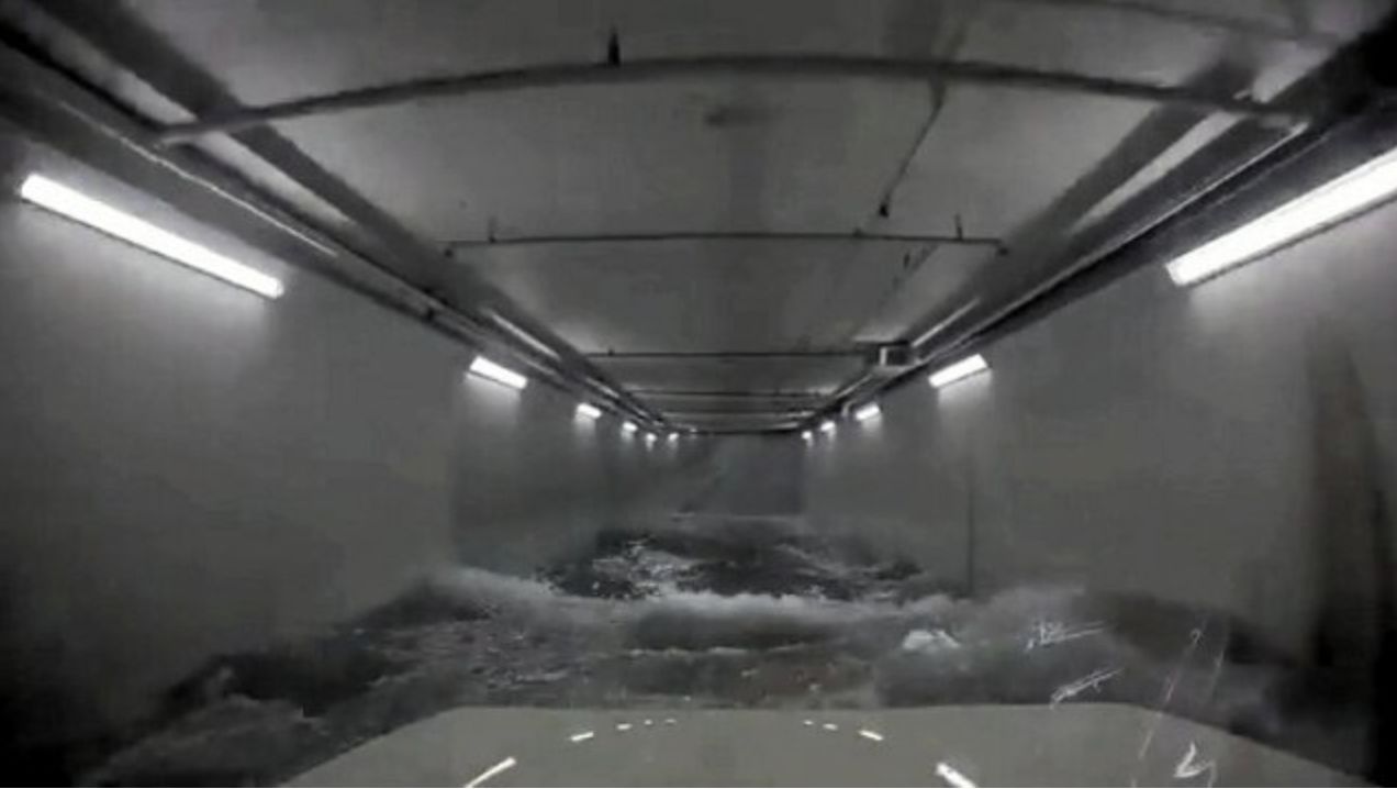 ▲▼ 大雨,日本,積水,車輛,安全,豪降雨,地下室。(圖/截取自《朝日新聞》)