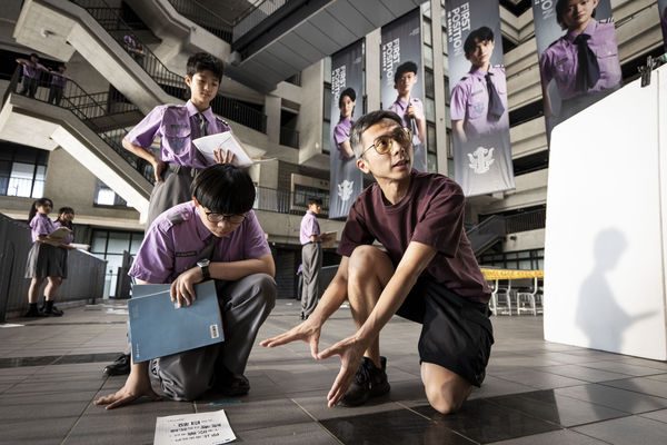 ▲香港導演周冠威新片《自殺通告》,集結林予晞、黃迪揚和黃秋生。(圖/本萃電影提供)