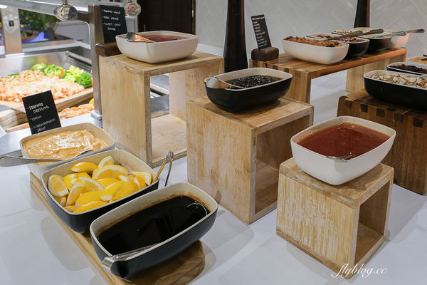 ▲▼傳聞庫克山必住飯店,入住推薦吃百匯晚餐。(圖/部落客飛天璇提供)