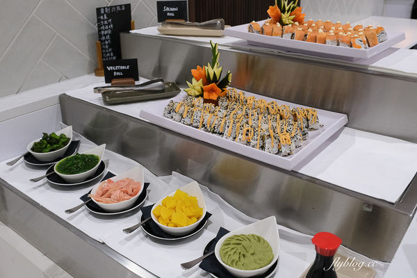 ▲▼傳聞庫克山必住飯店,入住推薦吃百匯晚餐。(圖/部落客飛天璇提供)