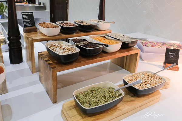 ▲▼傳聞庫克山必住飯店,入住推薦吃百匯晚餐。(圖/部落客飛天璇提供)