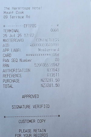 ▲▼傳聞庫克山必住飯店,入住推薦吃百匯晚餐。(圖/部落客飛天璇提供)