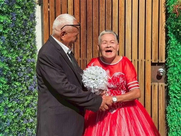 愛不嫌遲!嘉義3對耆老浪漫補辦婚禮,最動人告白逼哭眾人。(華山基金會 東石愛心天使站提供)