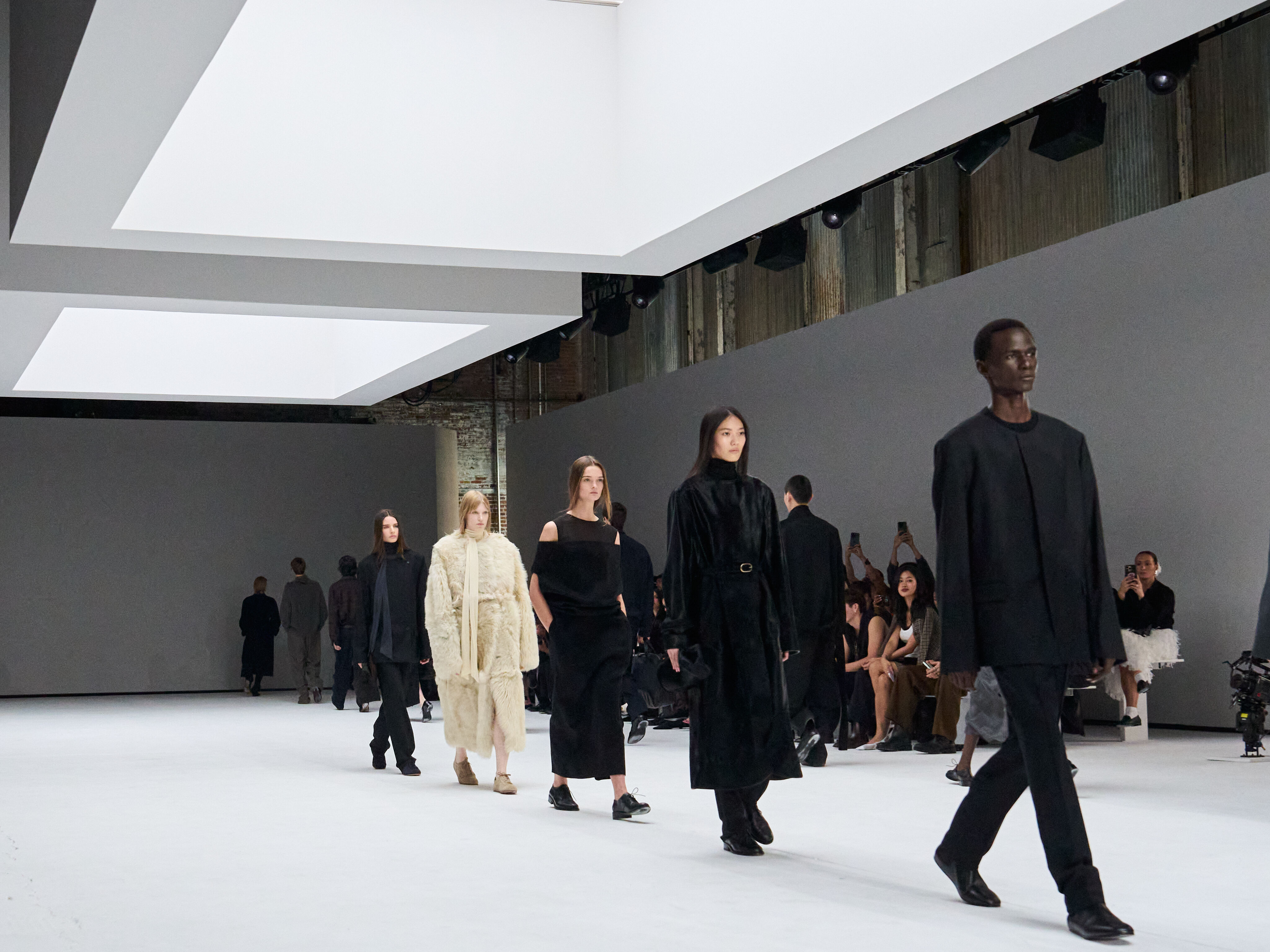 ▲▼ cos 。(圖/品牌提供)