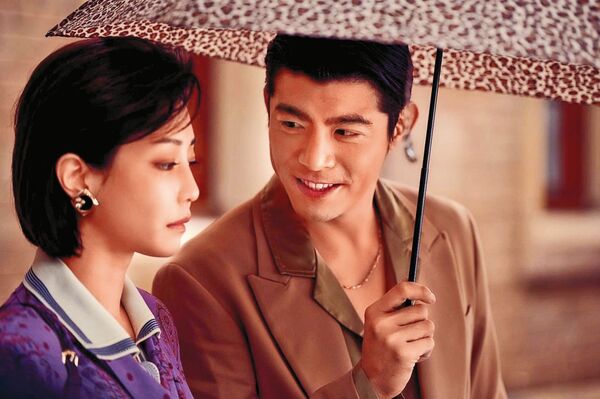 4年前謝欣穎(左)與王柏傑(右)演出《華燈初上》,因而相戀。(翻攝自謝欣穎IG)