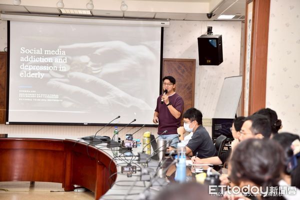 ▲▼玉里醫院邀請台灣網路成癮防治學會理事長、清華大學李昆樺副教授蒞院演講。(圖/玉里醫院提供,下同)