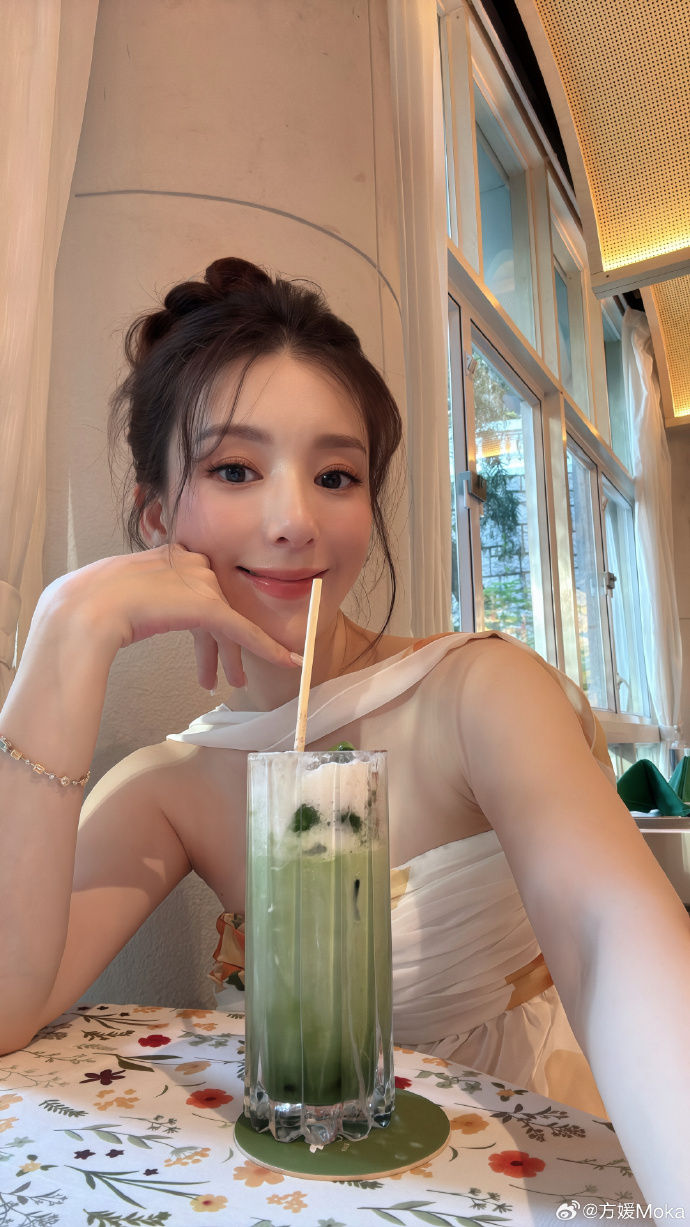 ▲▼郭富城妻懷三胎「體重曝光」網驚呆。(圖/翻攝自微博/方媛Moka)