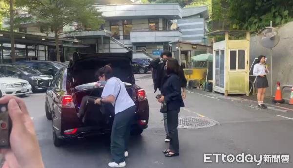 ▲▼ 男子進行陰莖增大手術後身亡,檢方會同法醫相驗。(圖/記者邱中岳翻攝,下同)