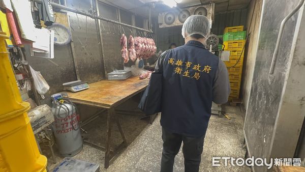 ▲▼衛生局派員上門稽查。(圖/記者許宥孺翻攝)