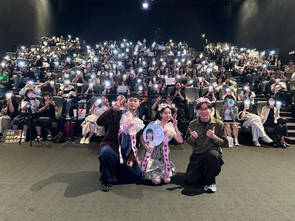 ▲施柏宇《夏日最後的祕密》韓國首映粉絲應援禮!尖叫聲壓過主持人。(圖/施柏宇工作室提供)