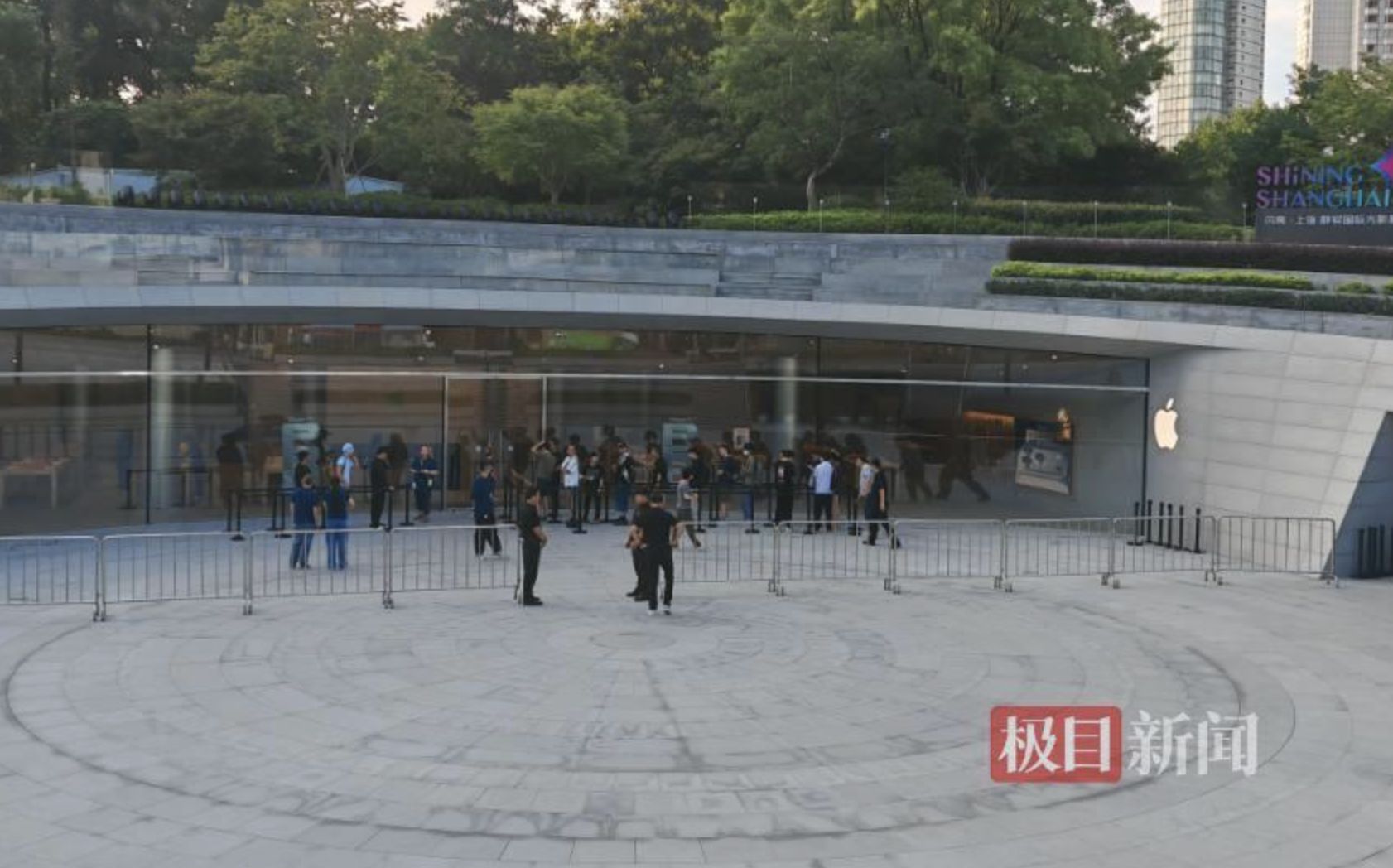 ▲上海靜安門市是大陸最大的蘋果旗艦店。(圖/翻攝極目新聞)