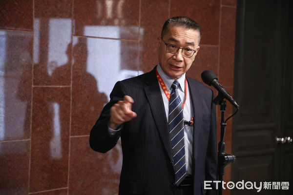 ▲民進黨秘書長徐國勇出席黨團大會。(圖/記者林敬旻攝)