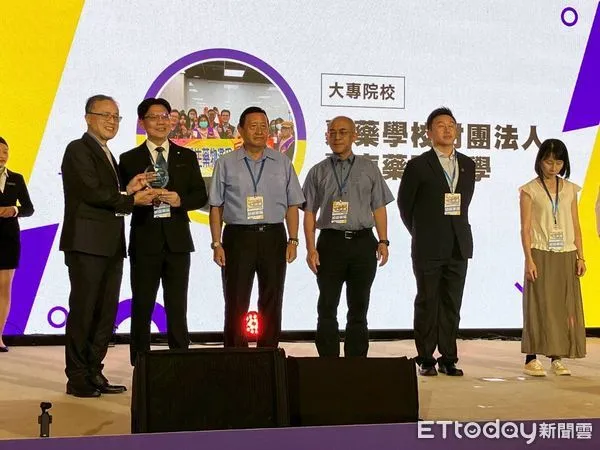 ▲嘉藥連續9年榮獲教育部「績優學校」,展現反毒教育深耕成果。(記者林東良翻攝,下同)