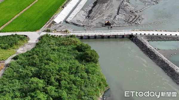 ▲▼花蓮崙天便道經全力趕工,原本預計於9月30日完工後通車,已提前於9月19日正式開放通車。(圖/富里鄉公所提供,下同)