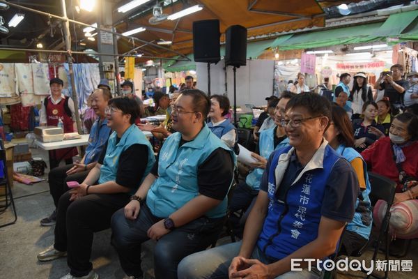 ▲▼花蓮市公有零售市場聯合促銷活動17日上午於復興市場舉辦開幕活動。(圖/花蓮市公所提供,下同)