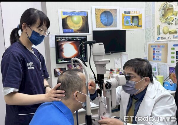 ▲虹膜持續從手術切口湧出(箭頭),此現象會加重超音波乳化術的困難度。(圖/記者吳奕靖翻攝)