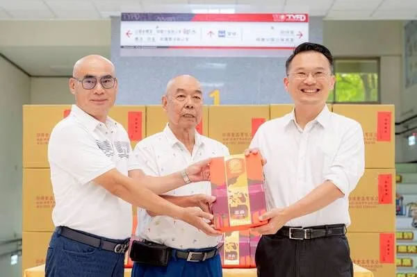 ▲郭祿食品暨日勝機構聯合捐贈中秋禮品