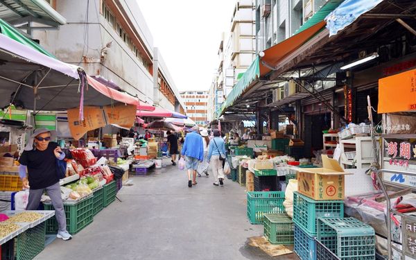▲▼澎湖馬公最大市場「北辰市場」,買名產來這裡更便宜,必吃海菜蛋餅+周邊美食精選5家推薦。(圖/部落客Mika提供)