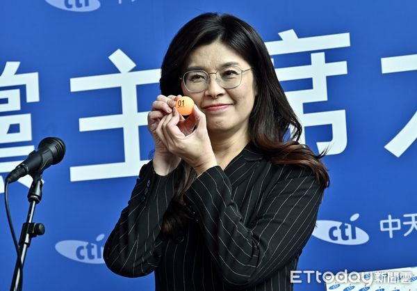 ▲鄭麗文出席中天新聞舉辦《國民黨主席大辯論》。(圖/記者李毓康攝)