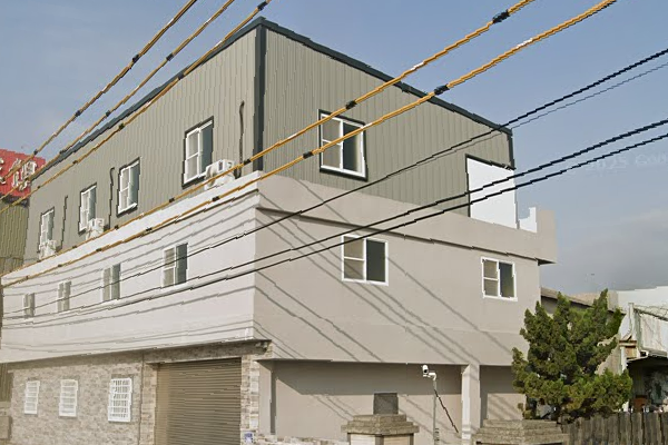 ▲▼ 越南籍男子上到公司屋頂施工,失足墜樓亡。(圖/翻攝自Google地圖)