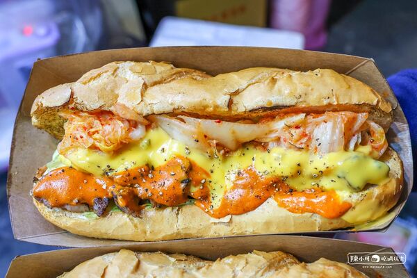 ▲▼板橋湳雅夜市美食「163熔岩起司牛排」,安格斯牛排潛艇堡推薦。(圖/部落客陳小可提供)