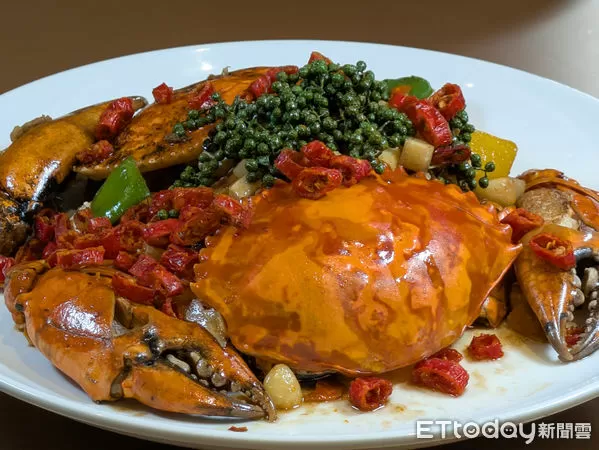 ▲朧粵秋蟹料理10/1開始供應。(圖/記者黃士原攝)