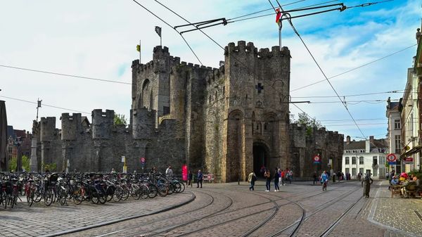 ▲▼漫遊「伯爵城堡」,周遭介紹、內部導覽與觀景台的根特天際線分享。(圖/部落客Leo提供)