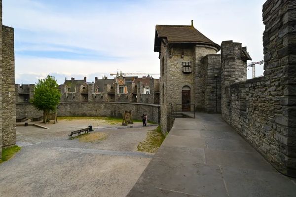 ▲▼漫遊「伯爵城堡」,周遭介紹、內部導覽與觀景台的根特天際線分享。(圖/部落客Leo提供)