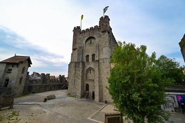 ▲▼漫遊「伯爵城堡」,周遭介紹、內部導覽與觀景台的根特天際線分享。(圖/部落客Leo提供)