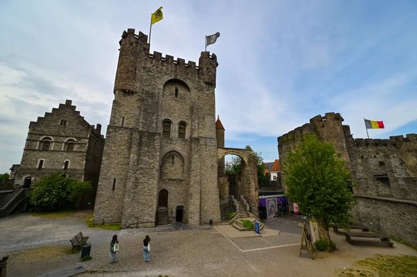 ▲▼漫遊「伯爵城堡」,周遭介紹、內部導覽與觀景台的根特天際線分享。(圖/部落客Leo提供)