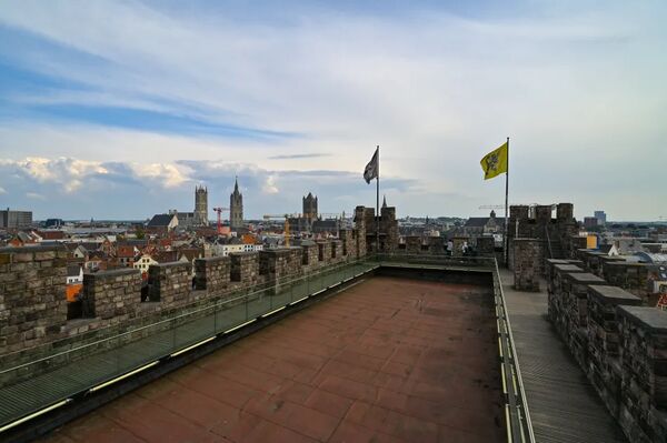 ▲▼漫遊「伯爵城堡」,周遭介紹、內部導覽與觀景台的根特天際線分享。(圖/部落客Leo提供)