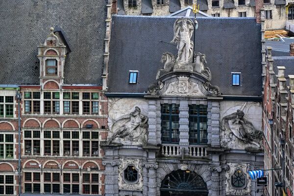 ▲▼漫遊「伯爵城堡」,周遭介紹、內部導覽與觀景台的根特天際線分享。(圖/部落客Leo提供)