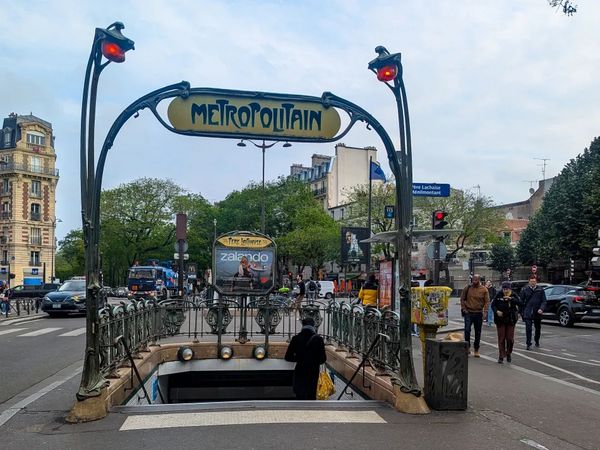 ▲▼法國代表性公墓「巴黎拉雪茲神父公墓」遊覽方式與名人墓地介紹、有用連結分享。(圖/部落客Leo提供)